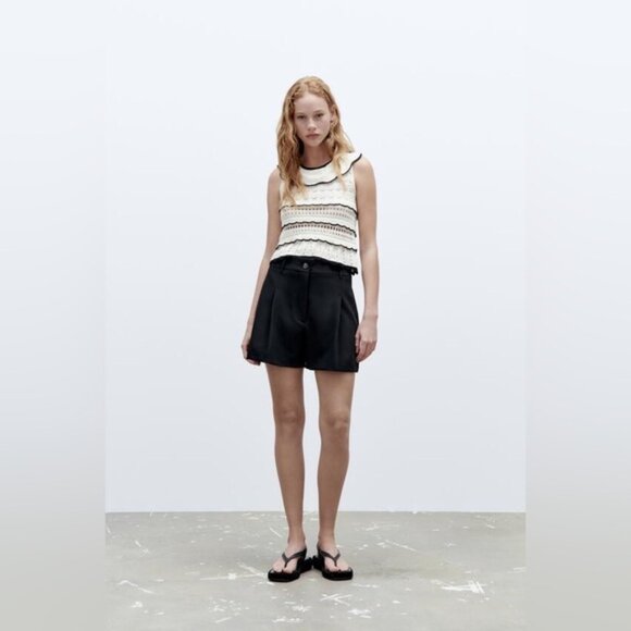 NWT ZARA High Waisted Pleated Black Shorts with Pockets 3279/043 Size XL
